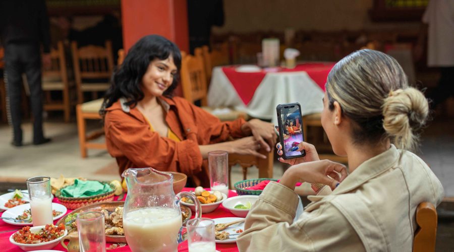 Top Reasons Arab Restaurants in Dubai Are a Gen Z Favorite in 2025