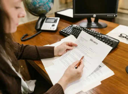 Divorce Lawyers' Role in Fair Asset Division Explained