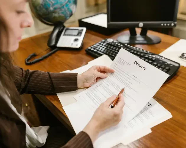 Divorce Lawyers' Role in Fair Asset Division Explained